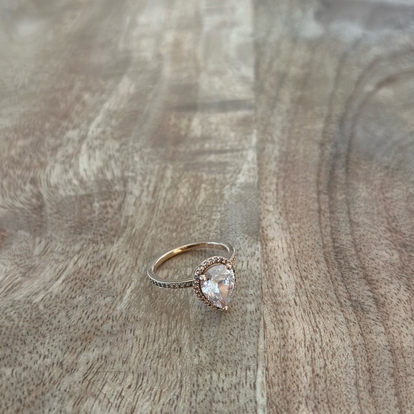 PANDORA Sparkling Teardrop Halo Ring - Picture 3 of 4